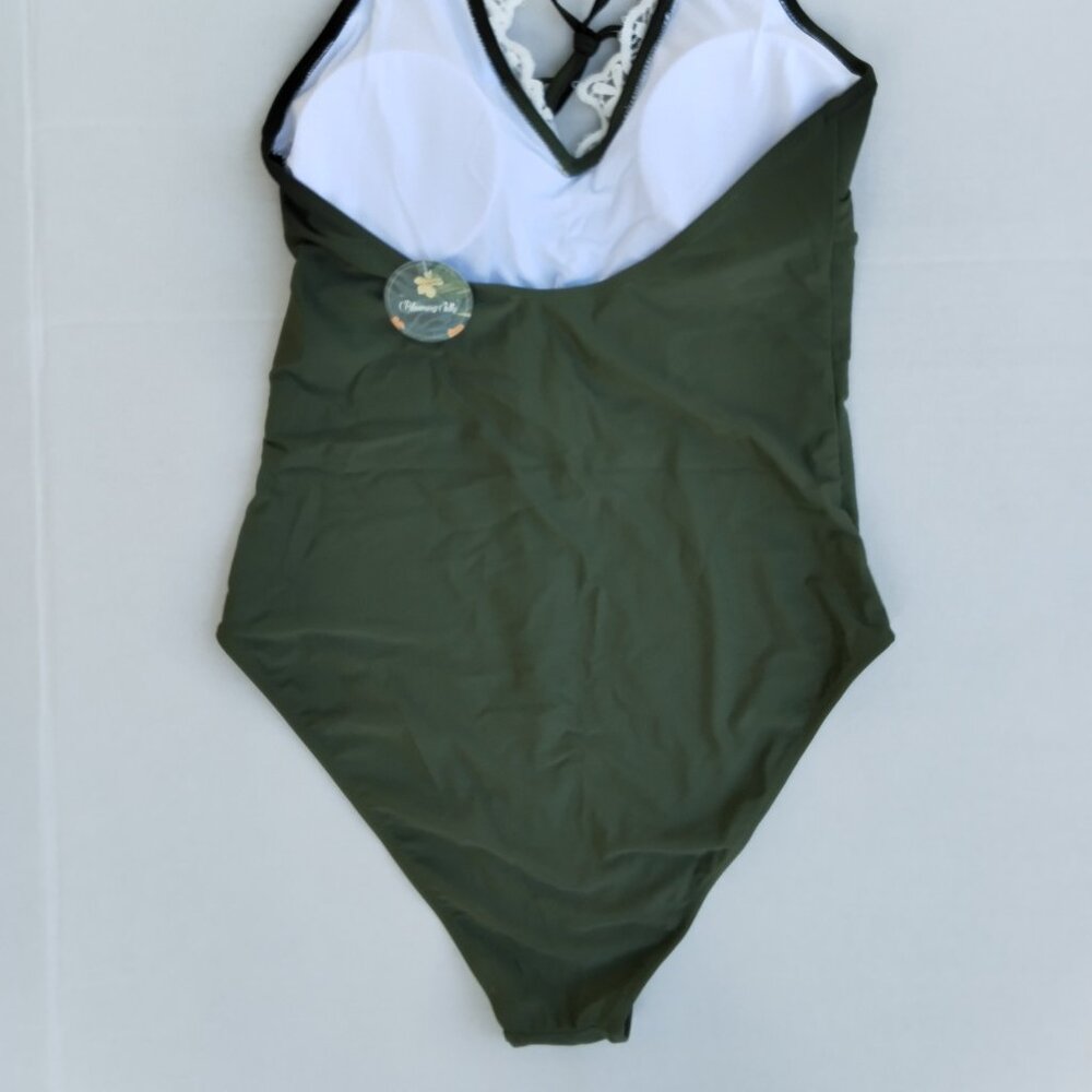 Monokini with lace halter - Picture 7 of 9